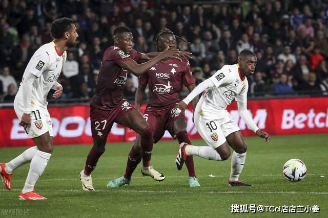 乔治33分快船逆转活塞 独行侠大胜雷霆4连胜