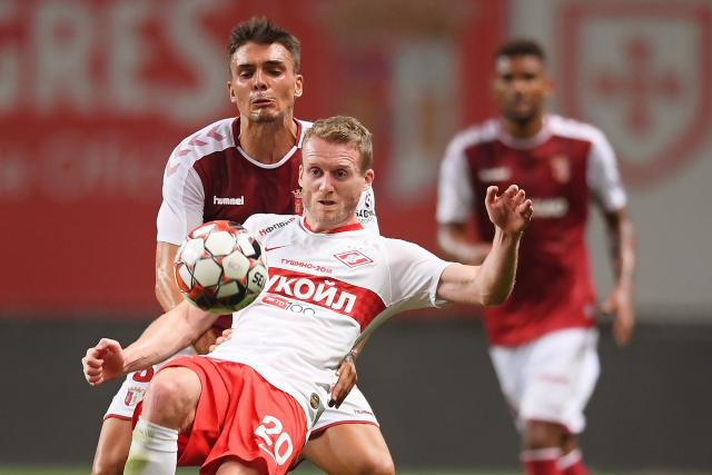 朱芳雨：想问问王哲林的情况 他把我微信删了